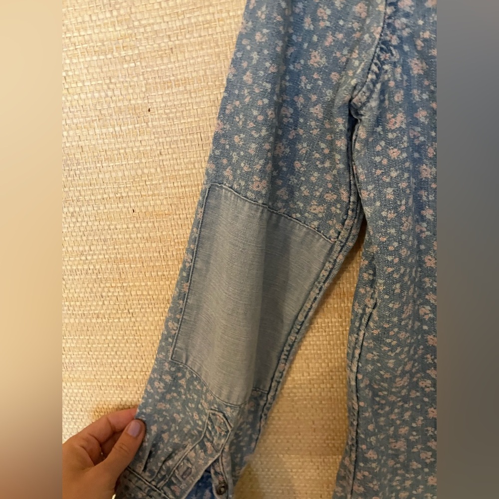 Levi’s denim floral chambray button up size medium - Picture 7 of 12